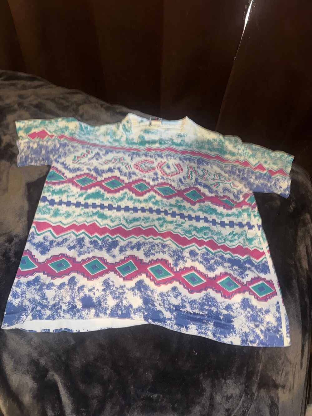 Vintage 90’s Multicolor  Geometric Pattern t shirt size